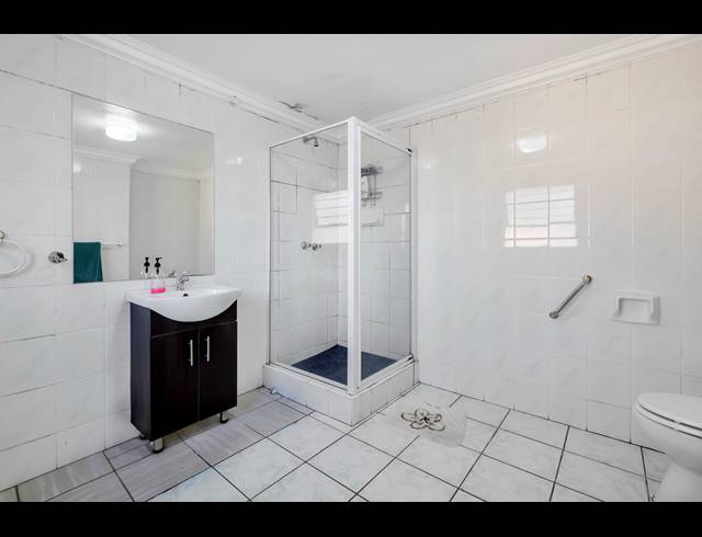 5 BEDROOM HOUSE FOR SALE IN FERNDALE